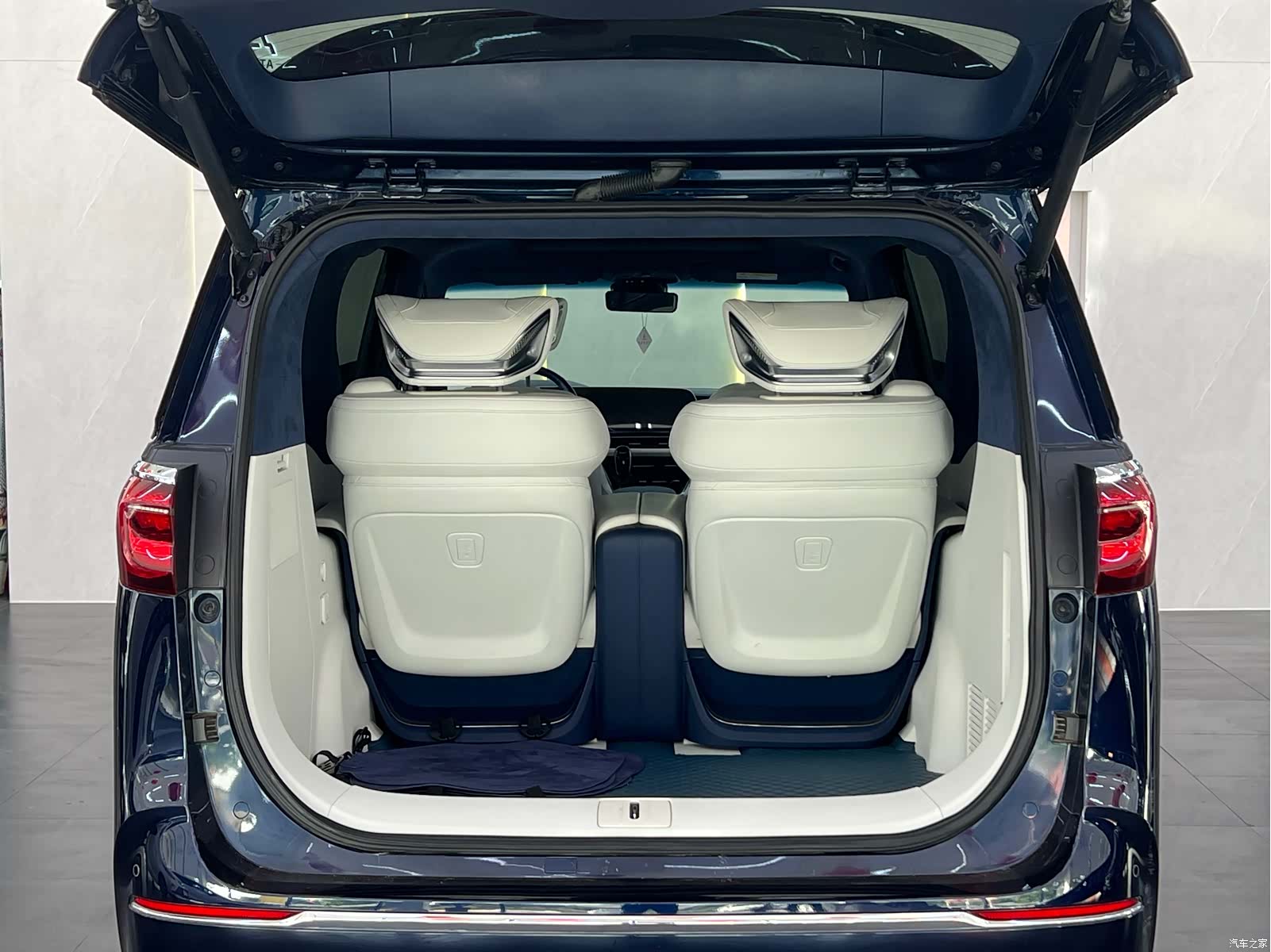 Buick GL8, 2021 9