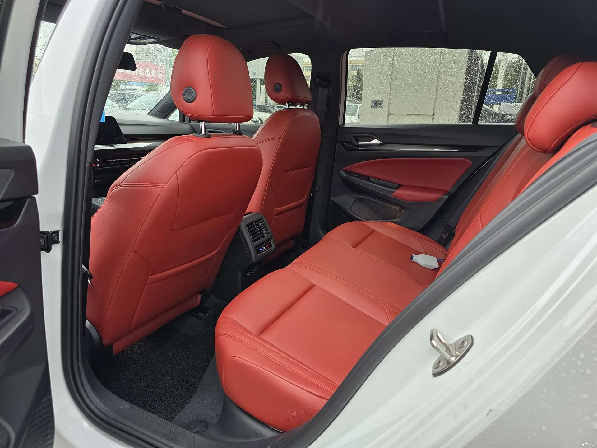 Volkswagen Golf, 2023 8