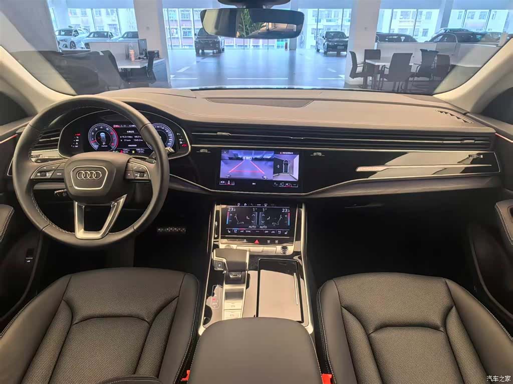Audi Q8, 2025 8
