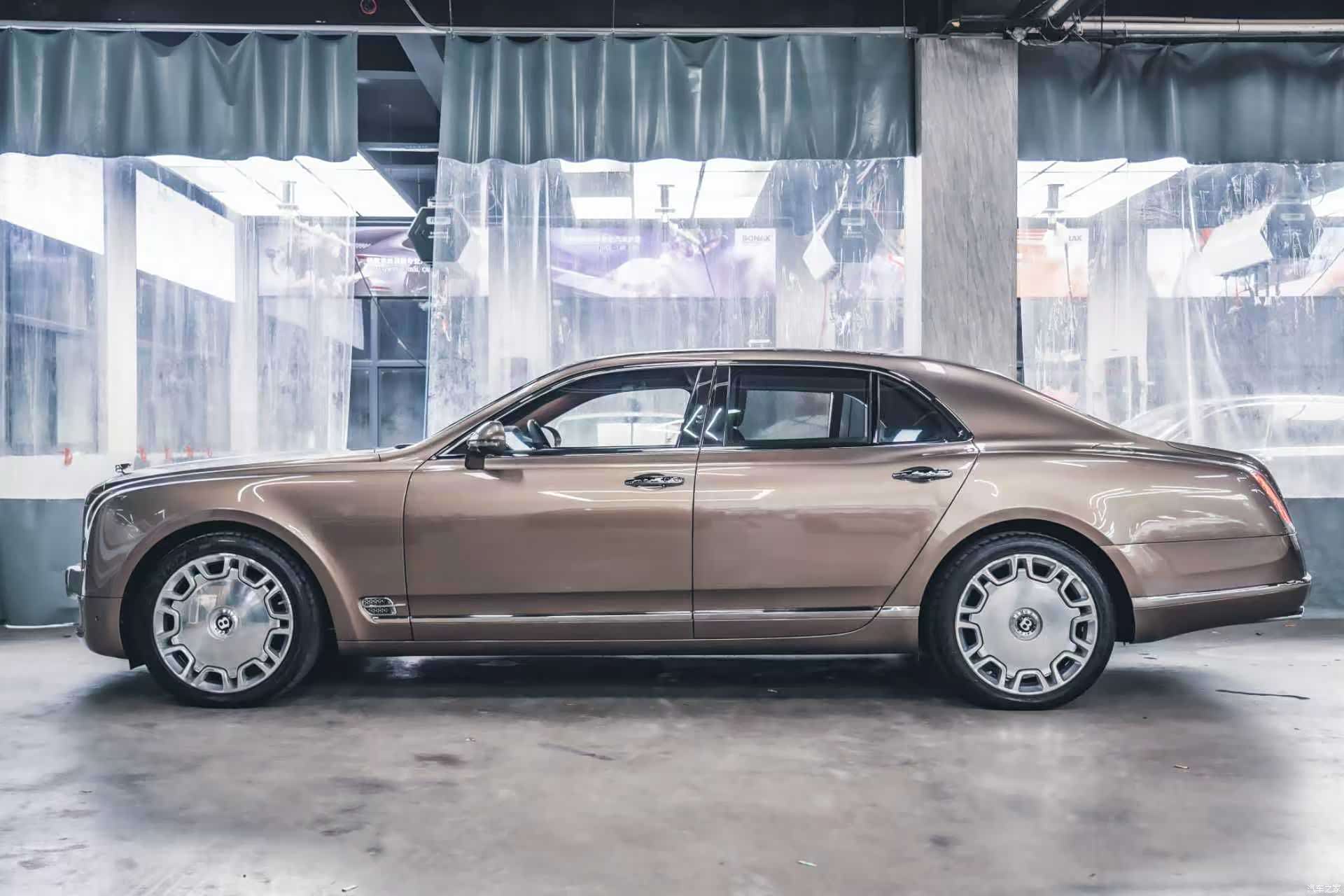 Bentley Mulsanne, 2012 4
