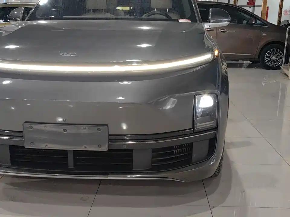 Li Auto Ideal L8