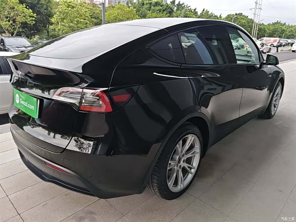 Tesla Model Y, 2023 7
