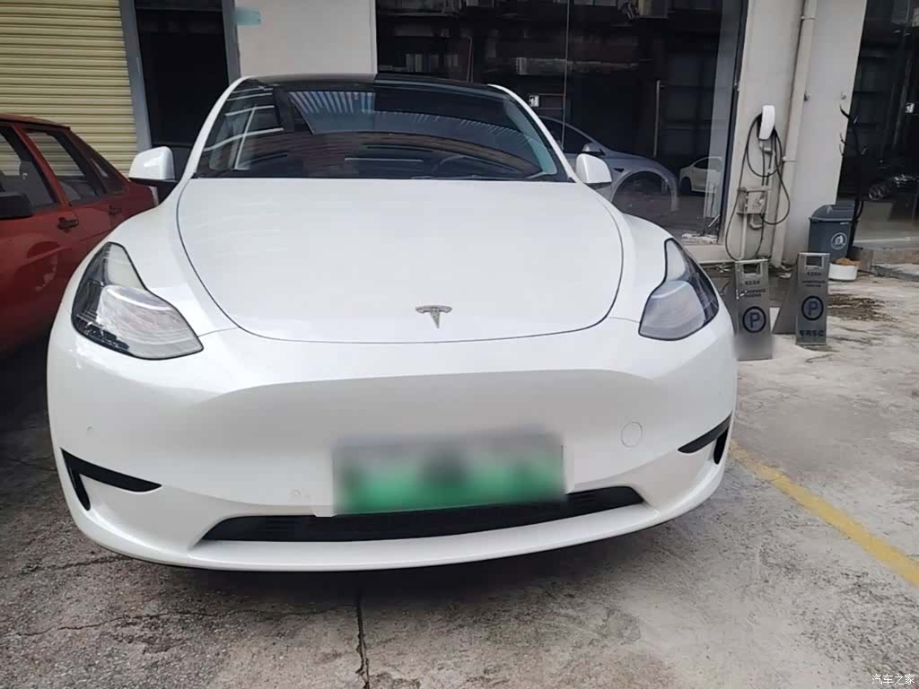 Tesla Model Y, 2023 3