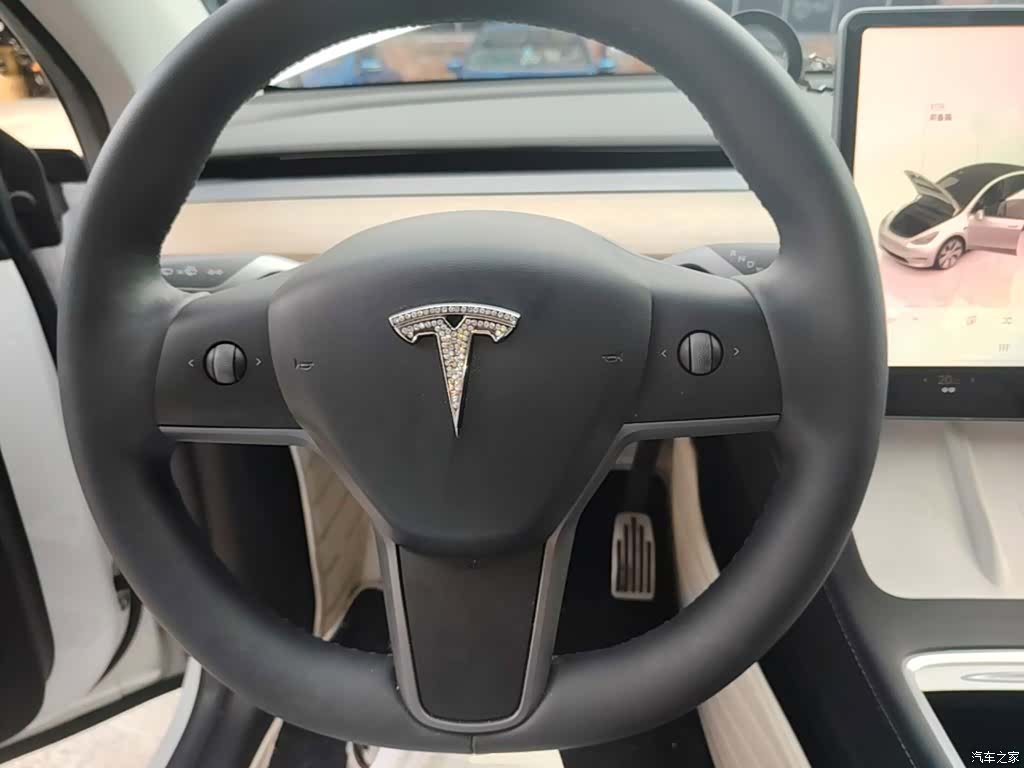 Tesla Model Y, 2023 11