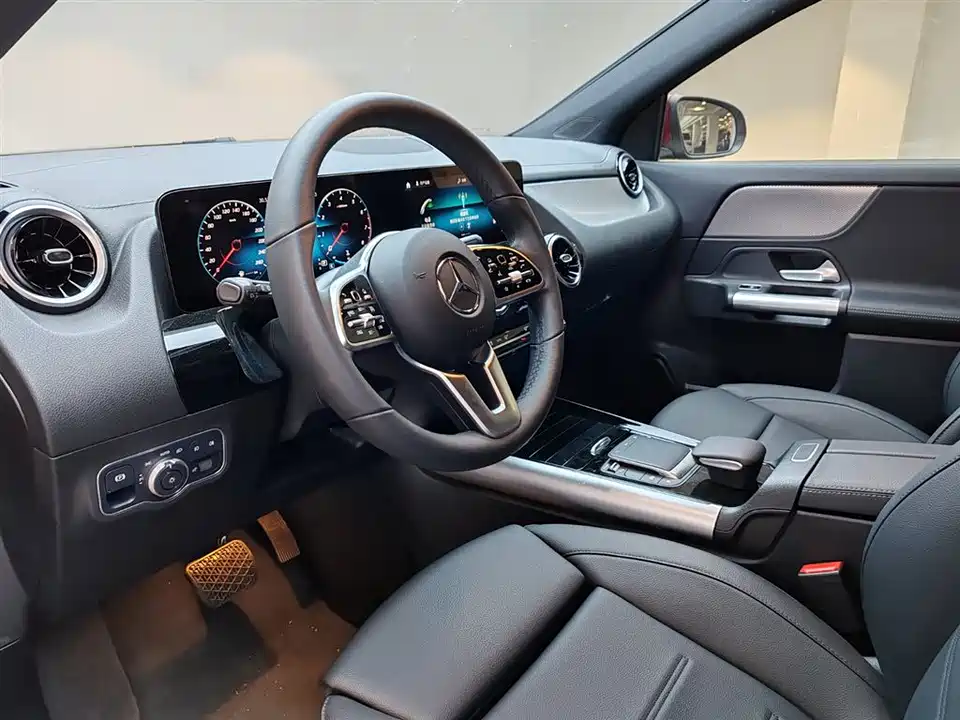 Mercedes-Benz GLA Mercedes-Benz GLA