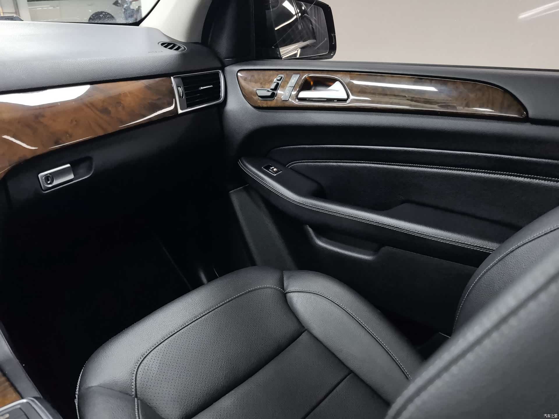 Mercedes-Benz M-Class, 2015 10