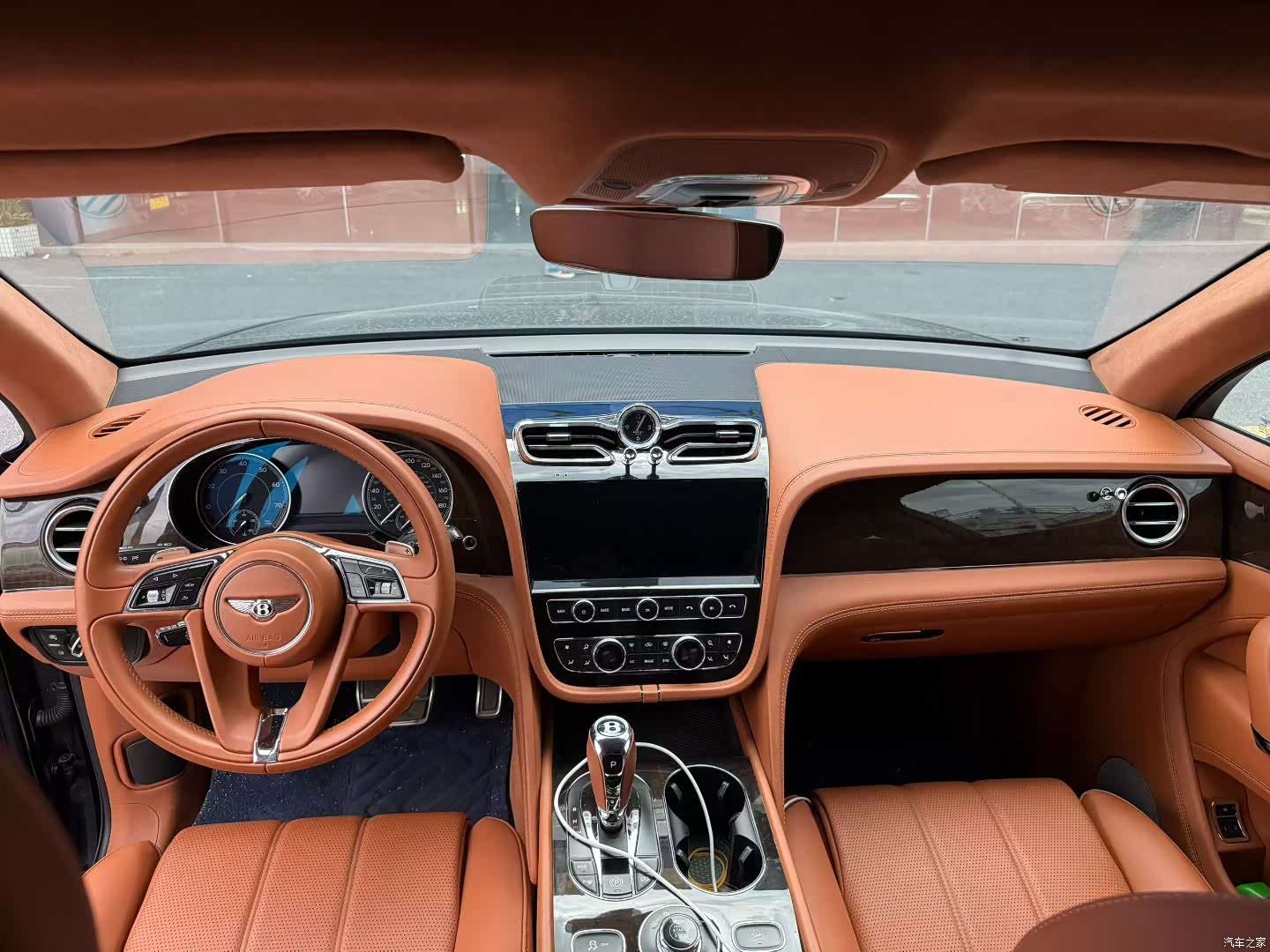 Bentley Bentayga, 2019 6