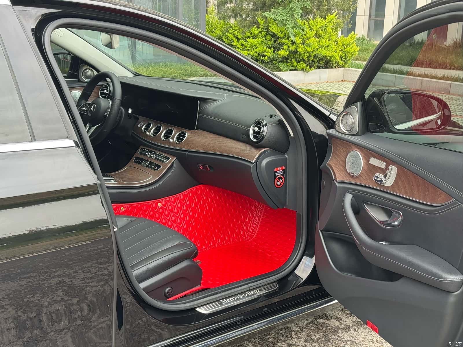 Mercedes-Benz E-Class, 2019 19