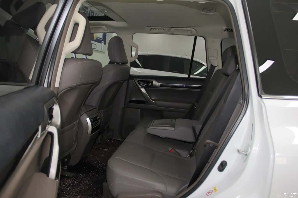 Lexus GX, 2019 7