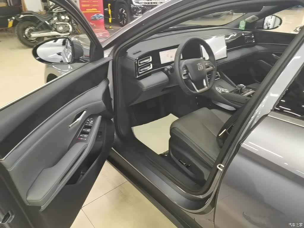 BYD Qin, 2025 16