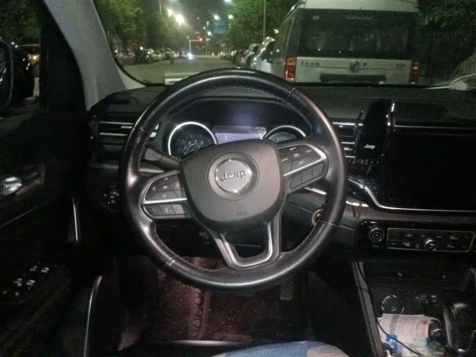 Jeep Grand Commander