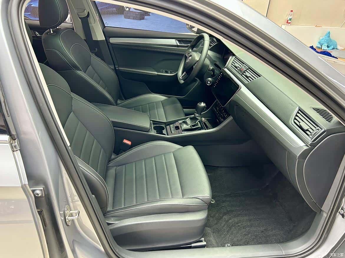 Skoda Superb, 2023 9