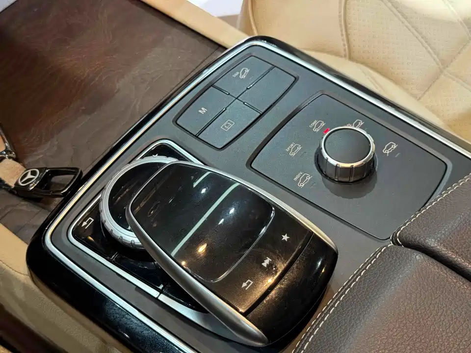 Mercedes-Benz GLE Mercedes-Benz GLE