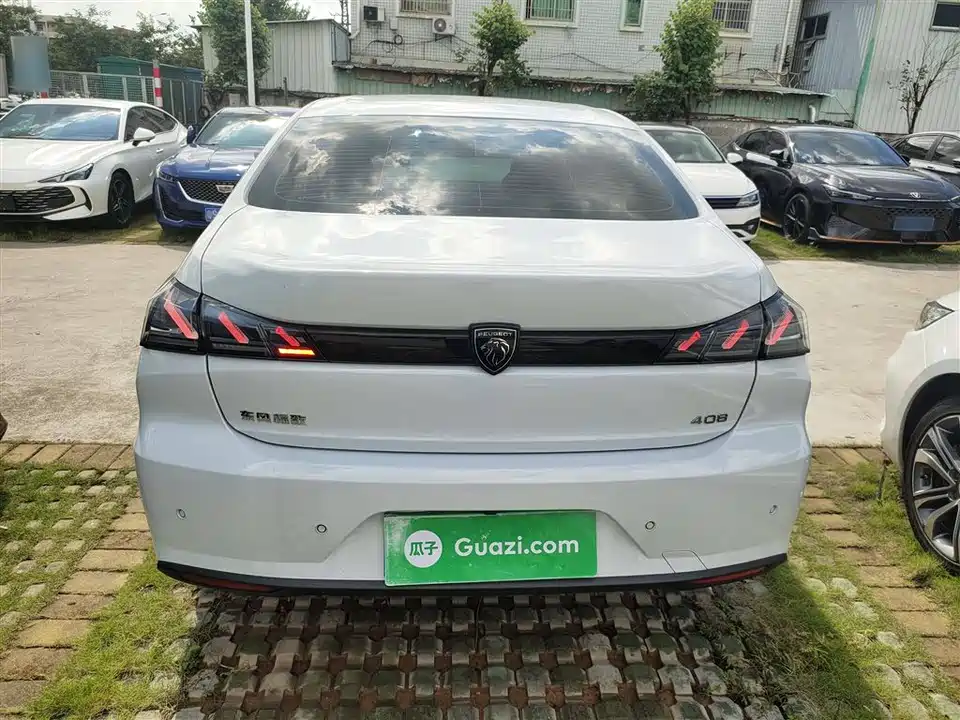 Peugeot 408