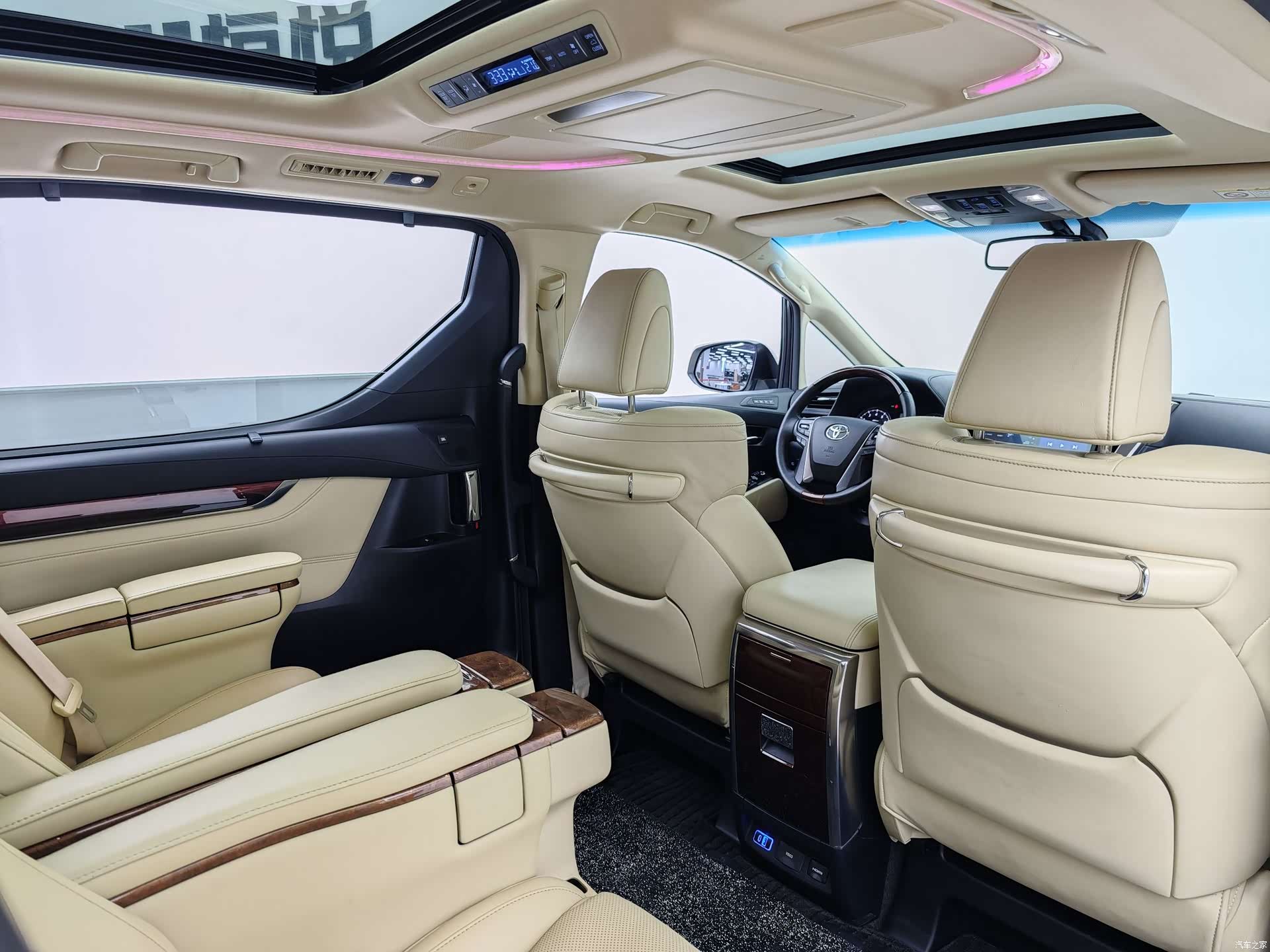Toyota Alphard, 2015 17