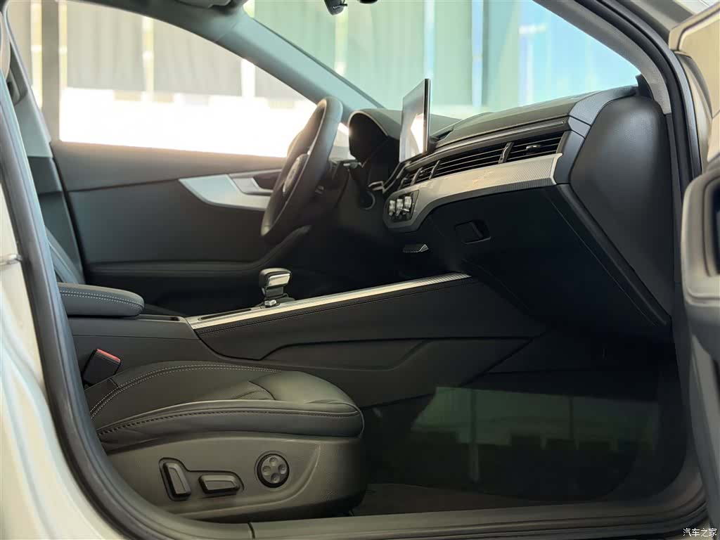 Audi A4L, 2021 21