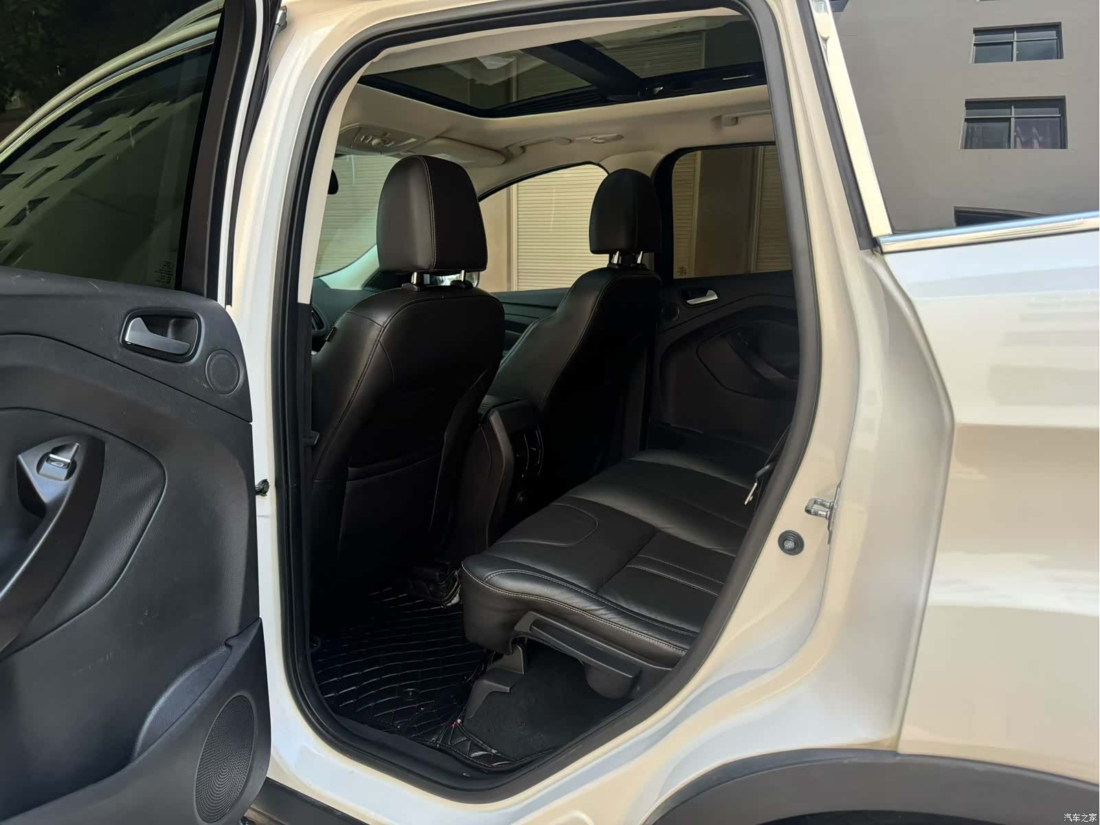 Ford Kuga, 2014 7