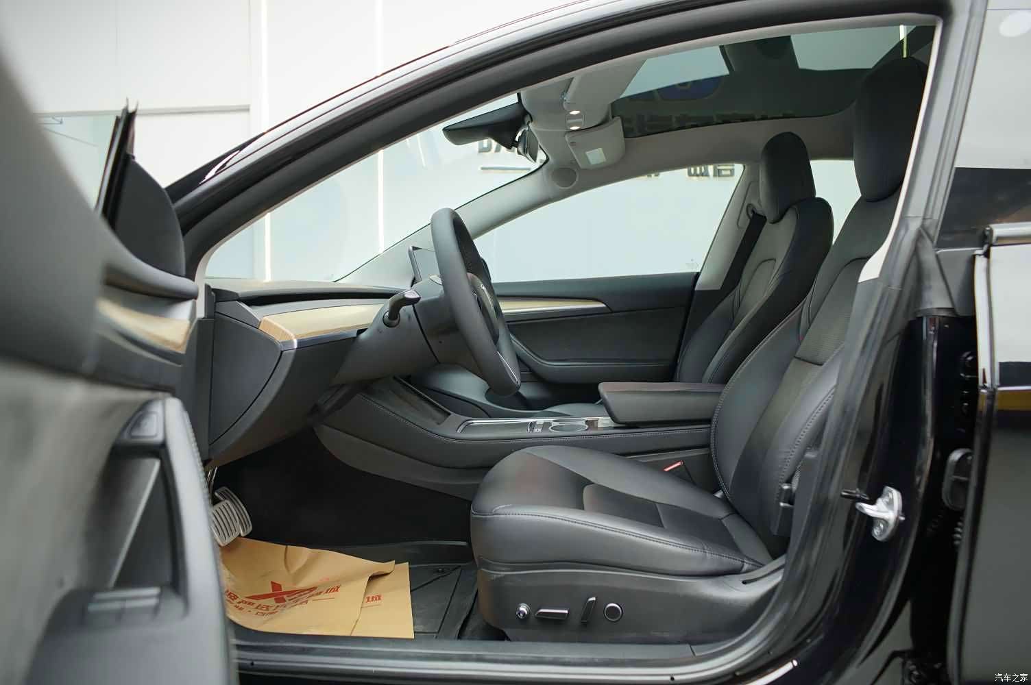 Tesla Model 3, 2022 15