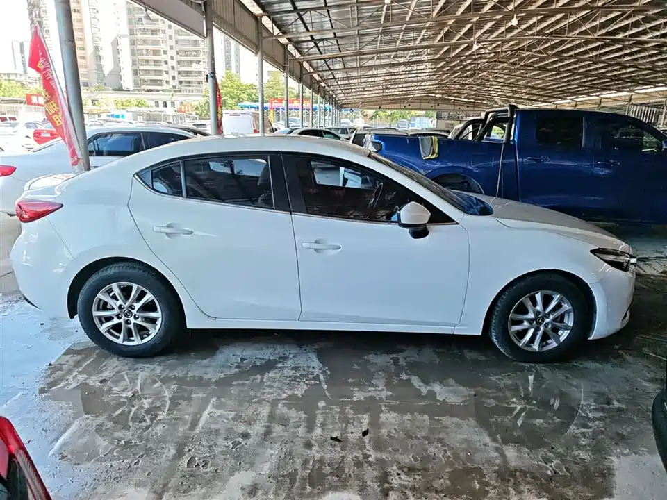 Mazda 3 Angkesaila