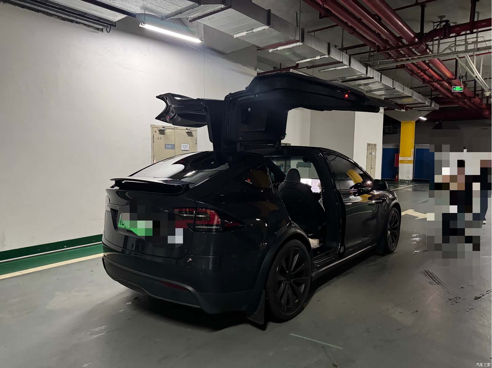 Tesla Model X, 2024 13