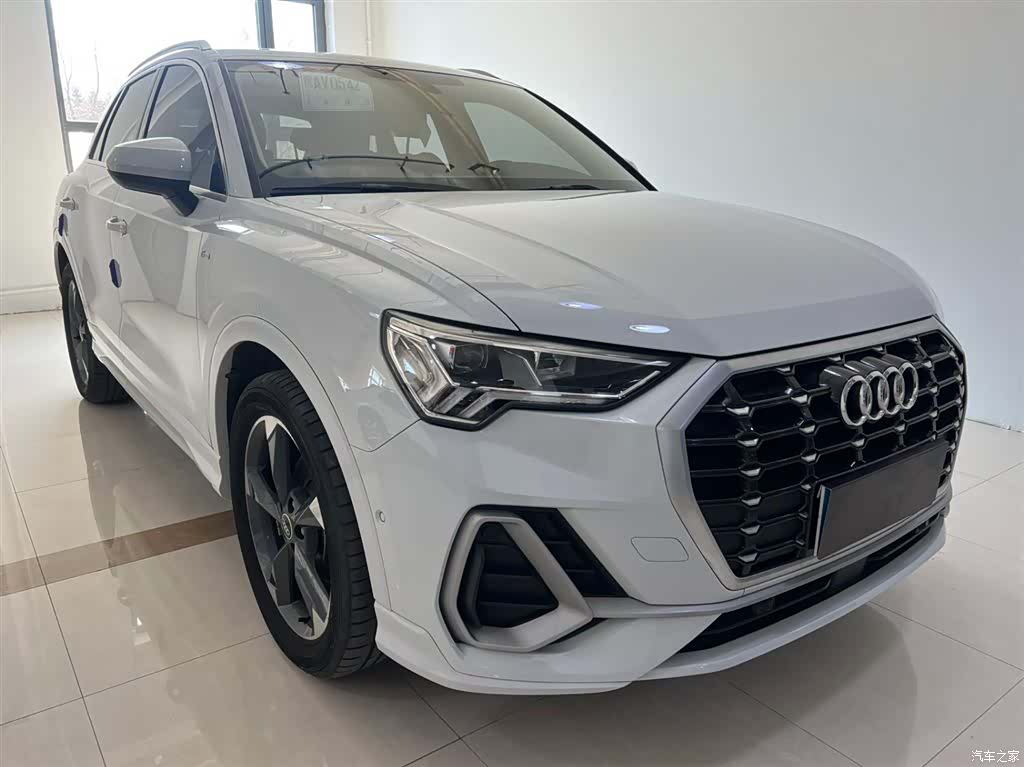 Audi Q3, 2023 3