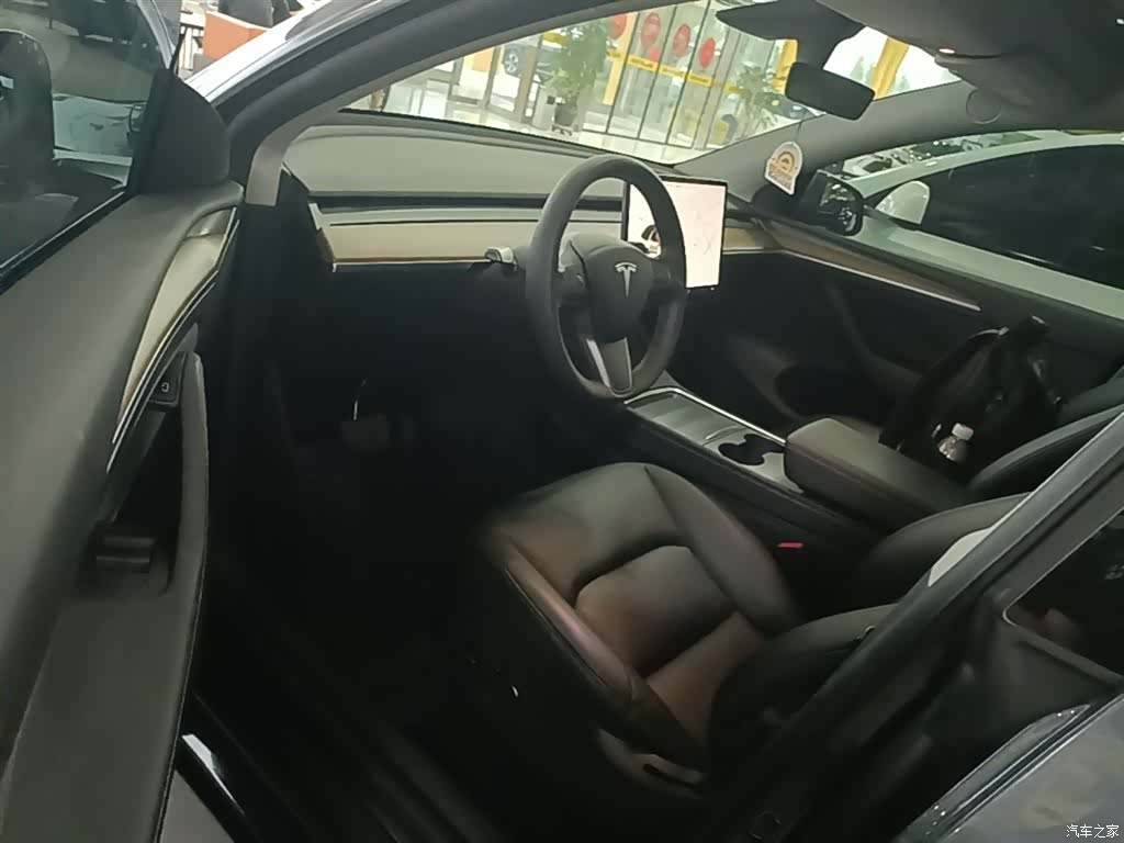 Tesla Model Y, 2021 16