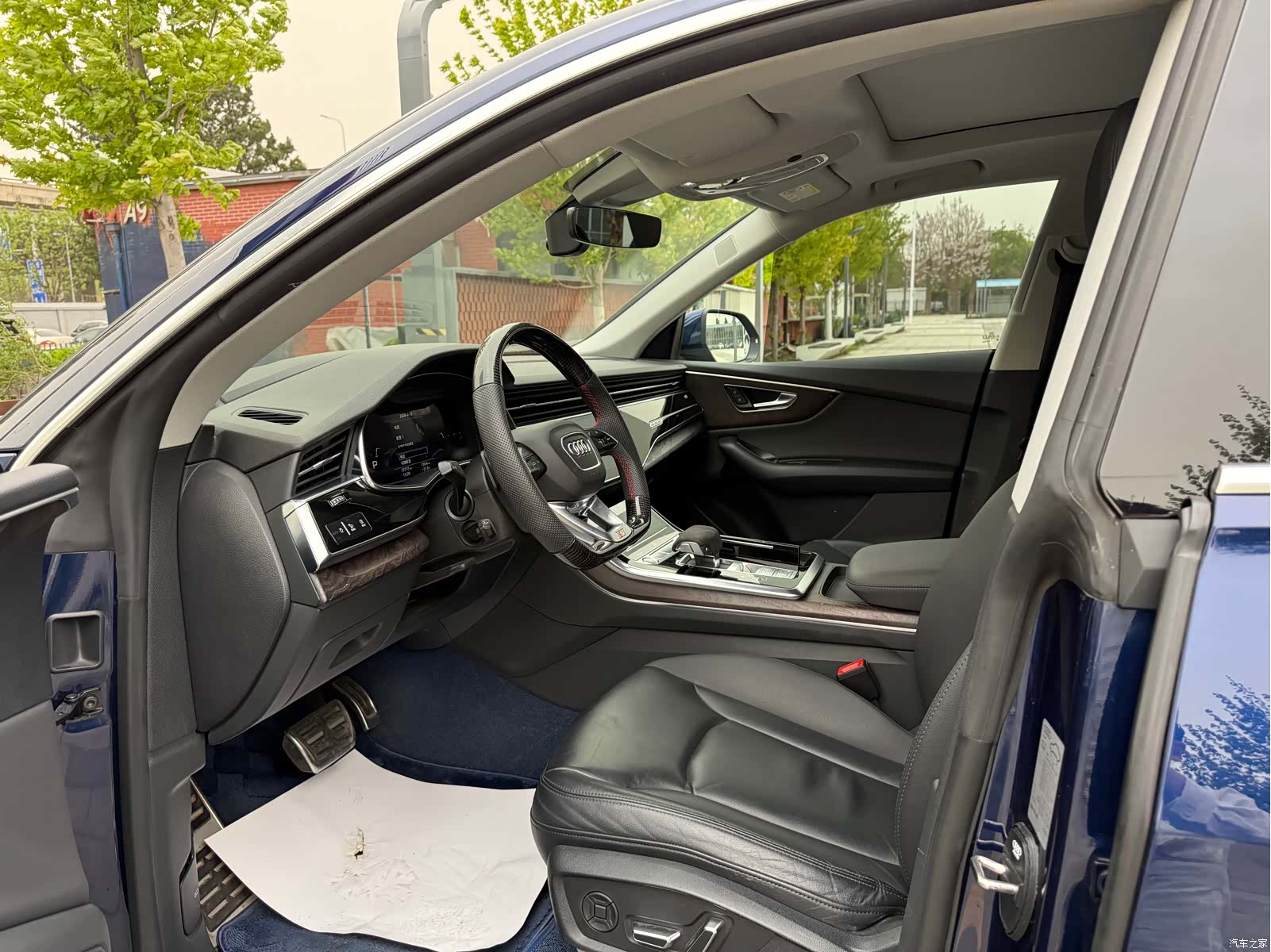 Audi Q8, 2020 3