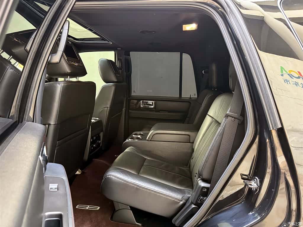 Lincoln Navigator, 2016 10