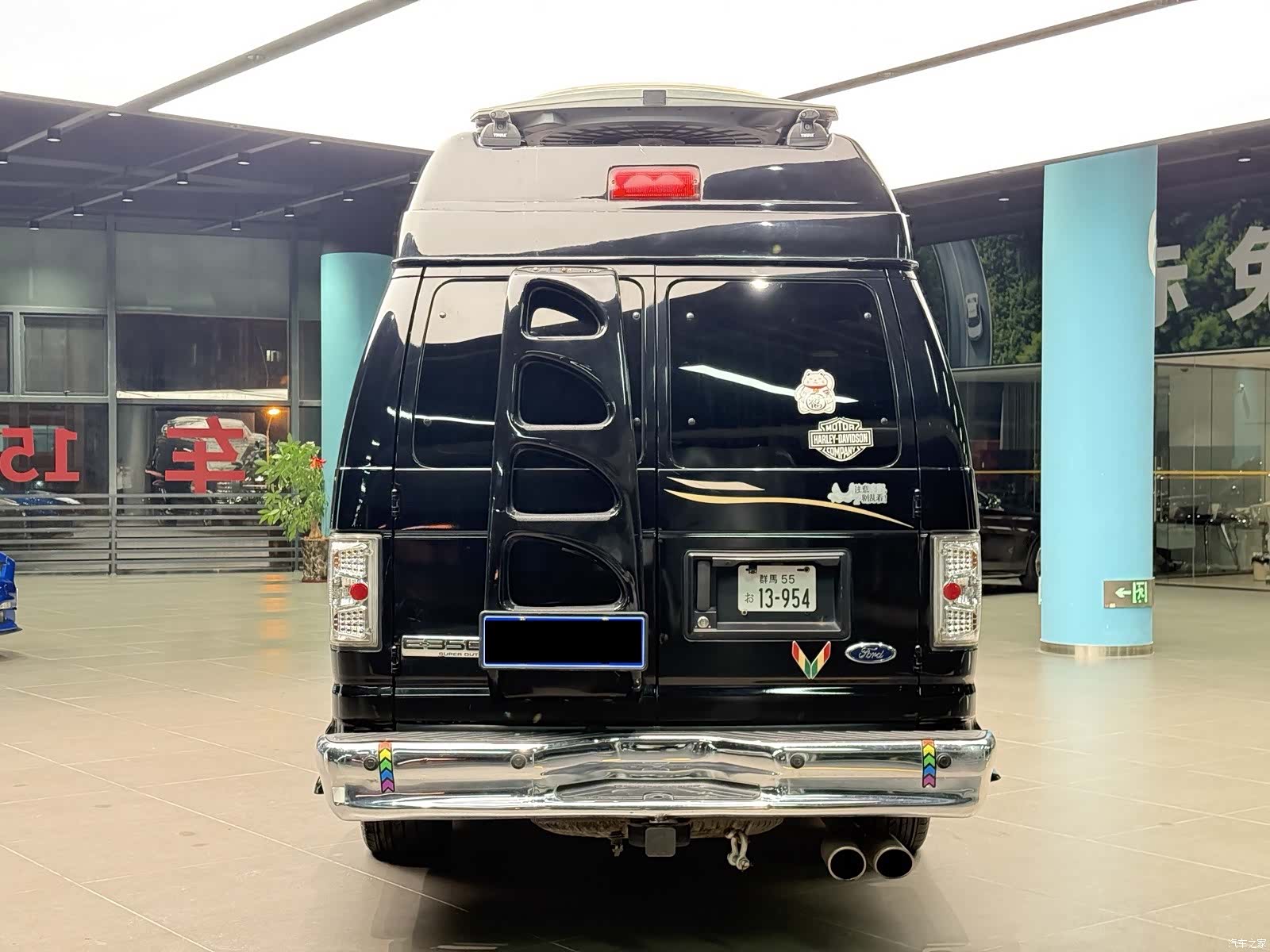 Ford E350, 2011 3