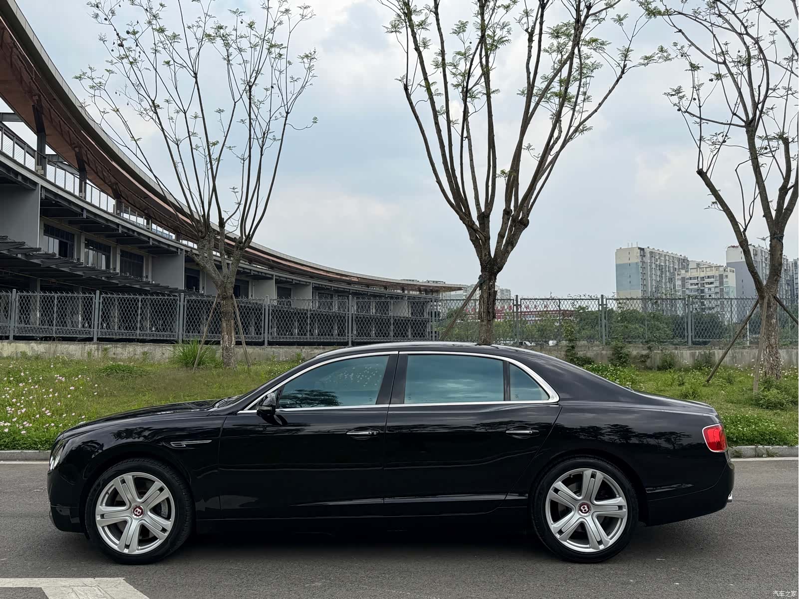 Bentley Flying Spur, 2015 4