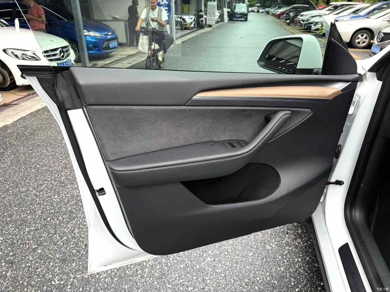Tesla Model Y, 2022 10