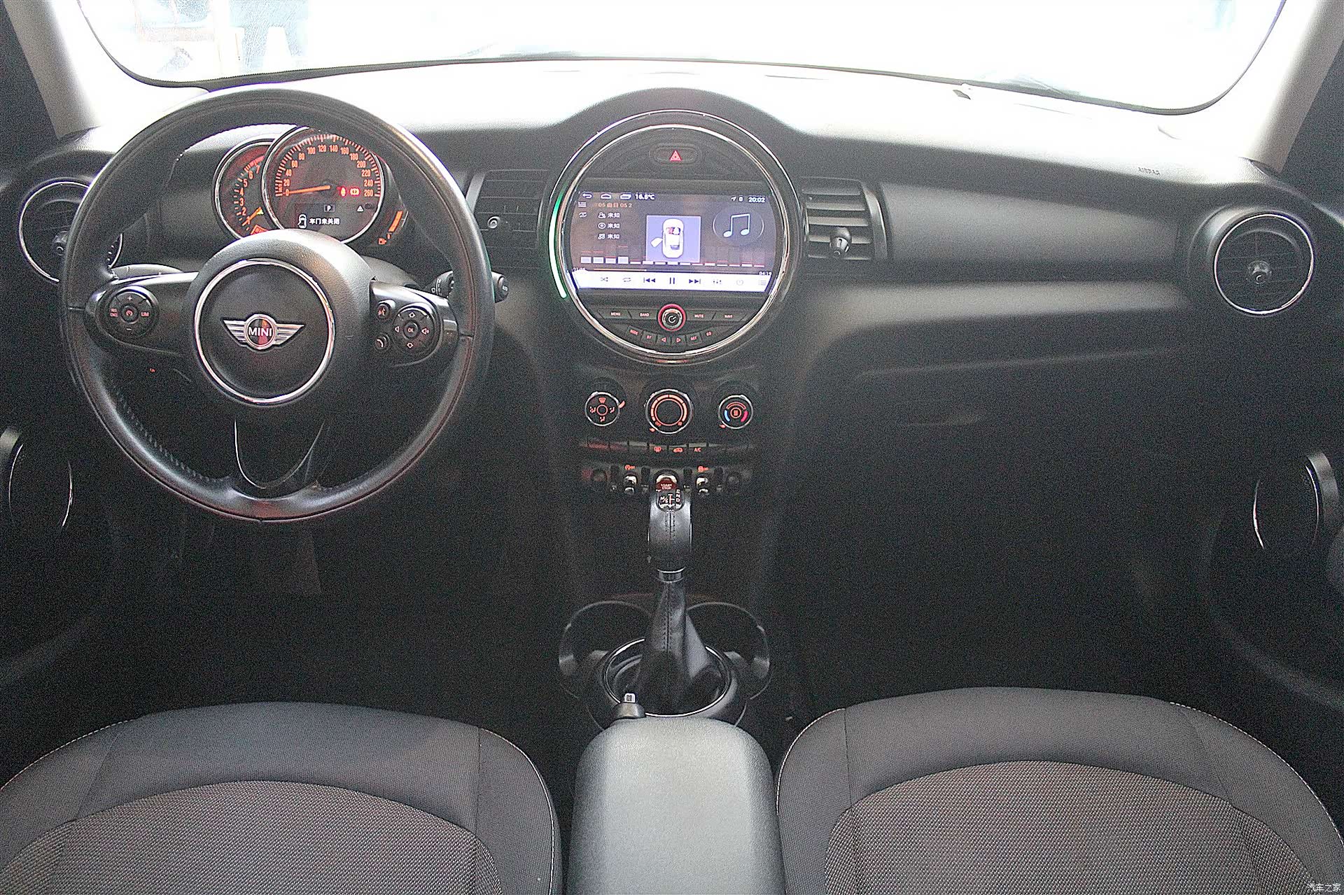 Mini ONE, 2017 4