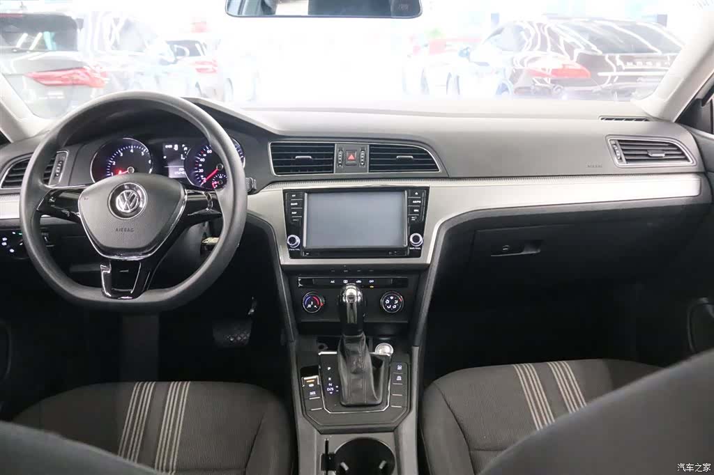 Volkswagen Lamando, 2017 все фото