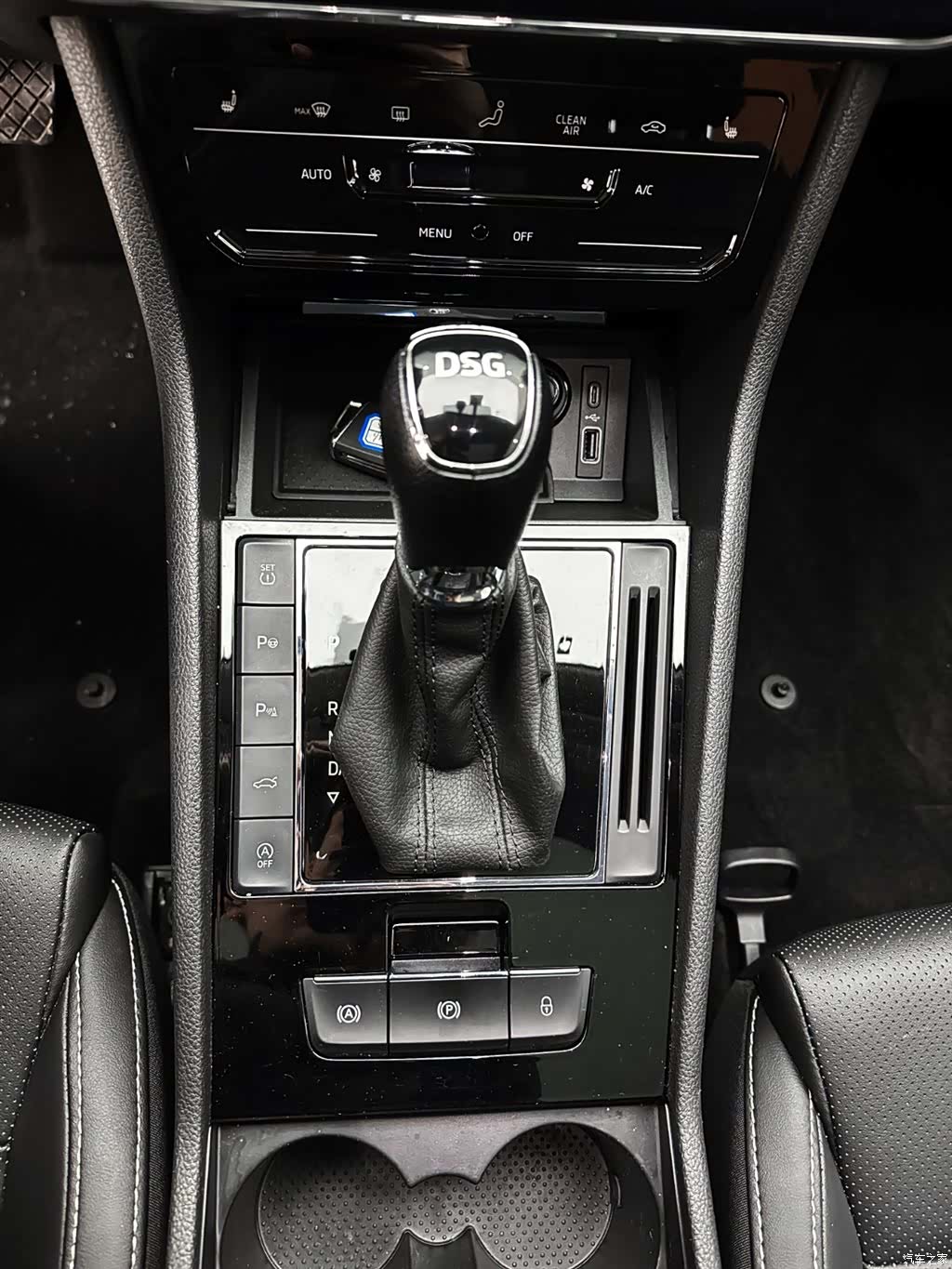 Skoda Superb, 2023 13