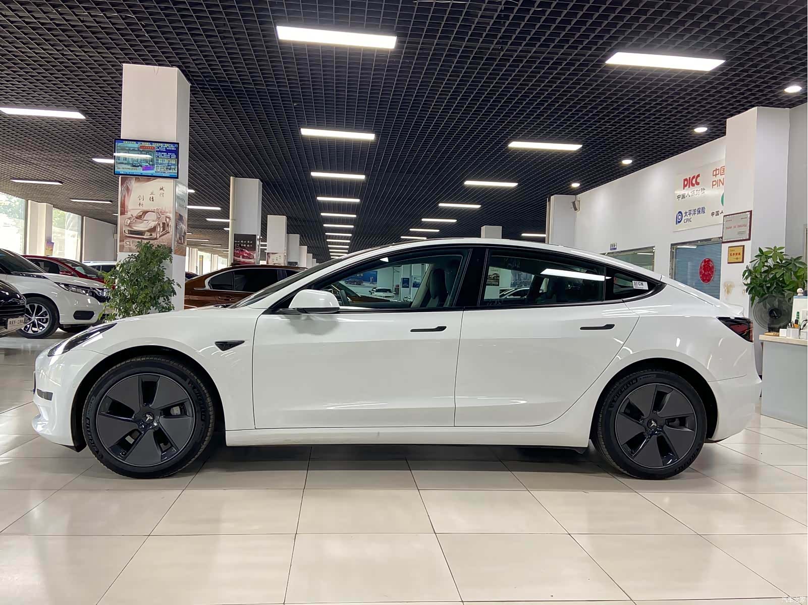 Tesla Model 3, 2023 3