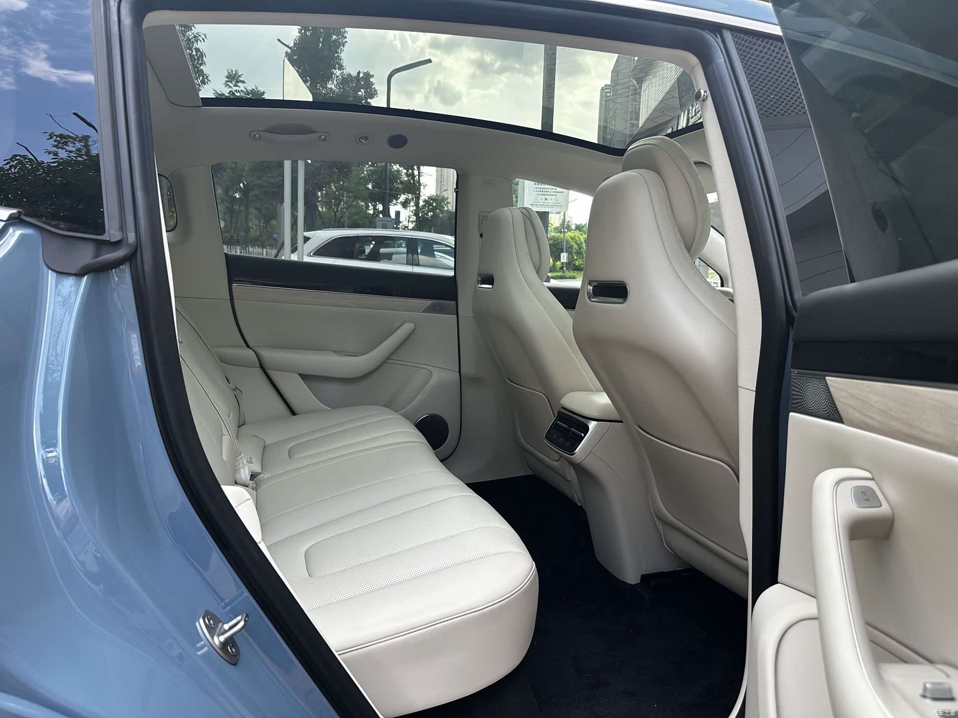 Luxeed R7, 2025 14