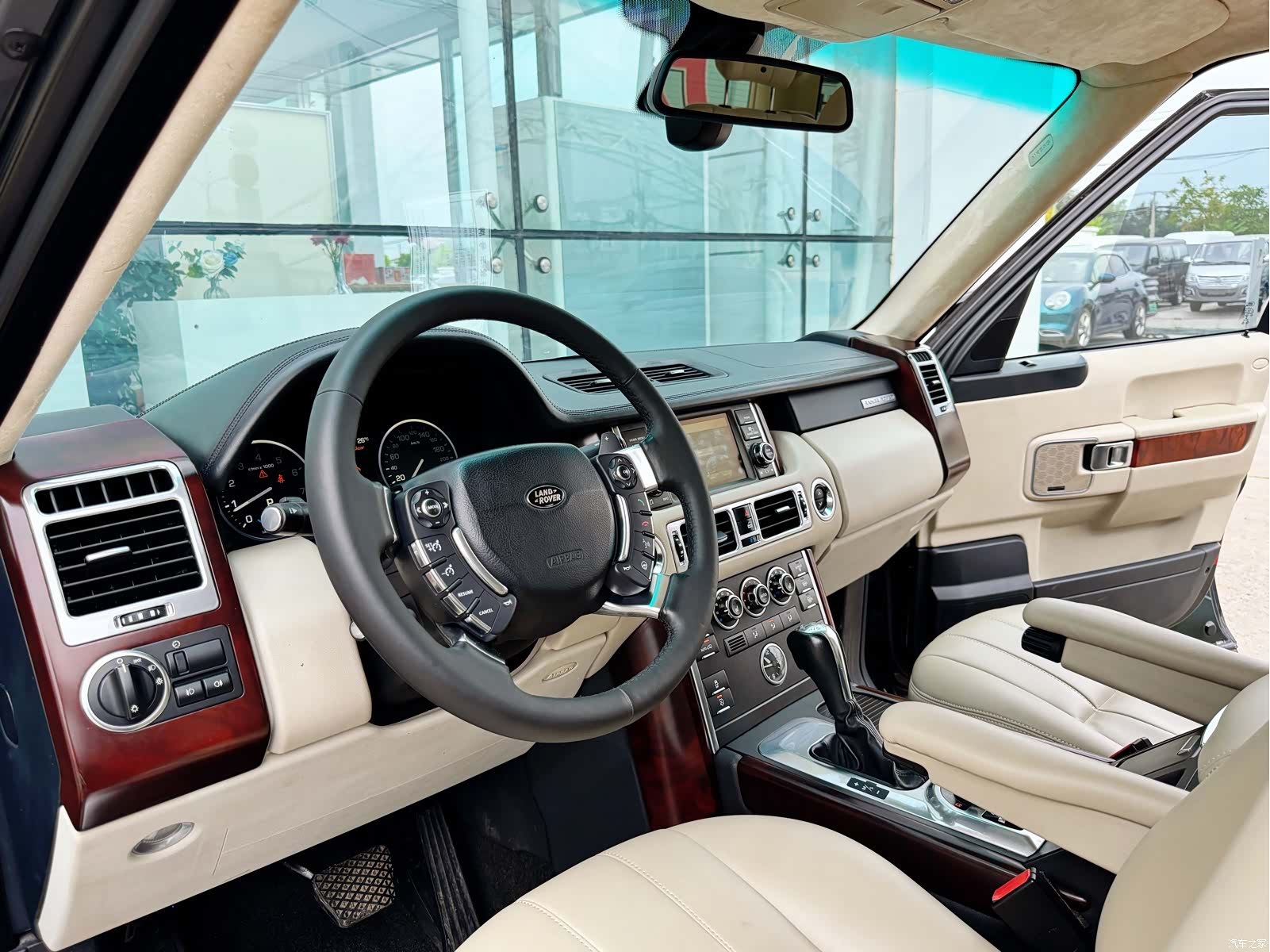 Land Rover Range Rover, 2012 10