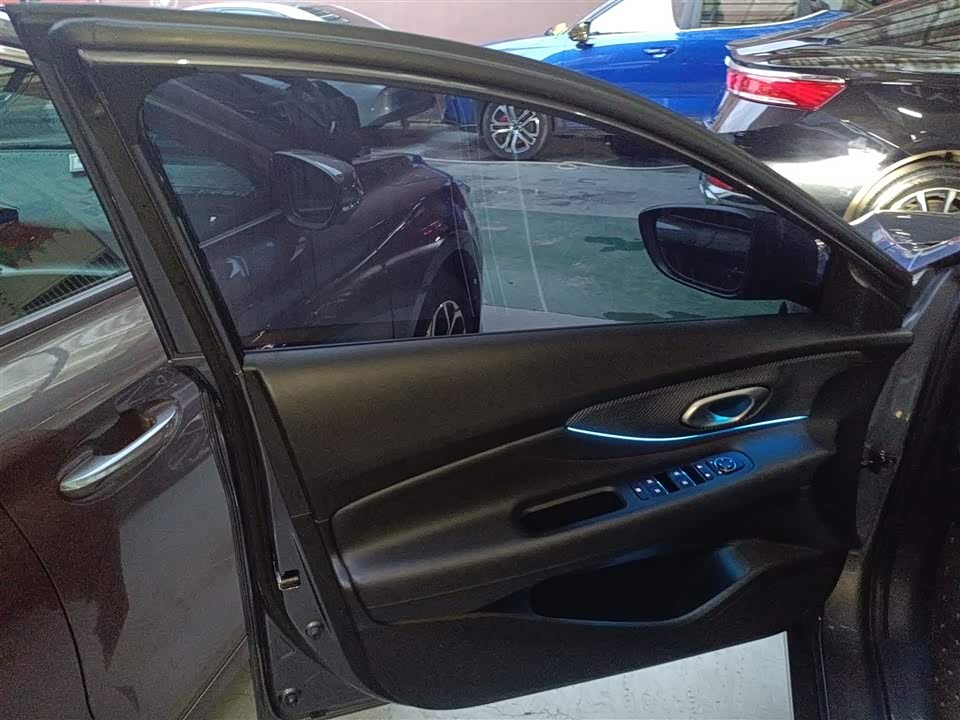 Trumpchi Shadow Leopard