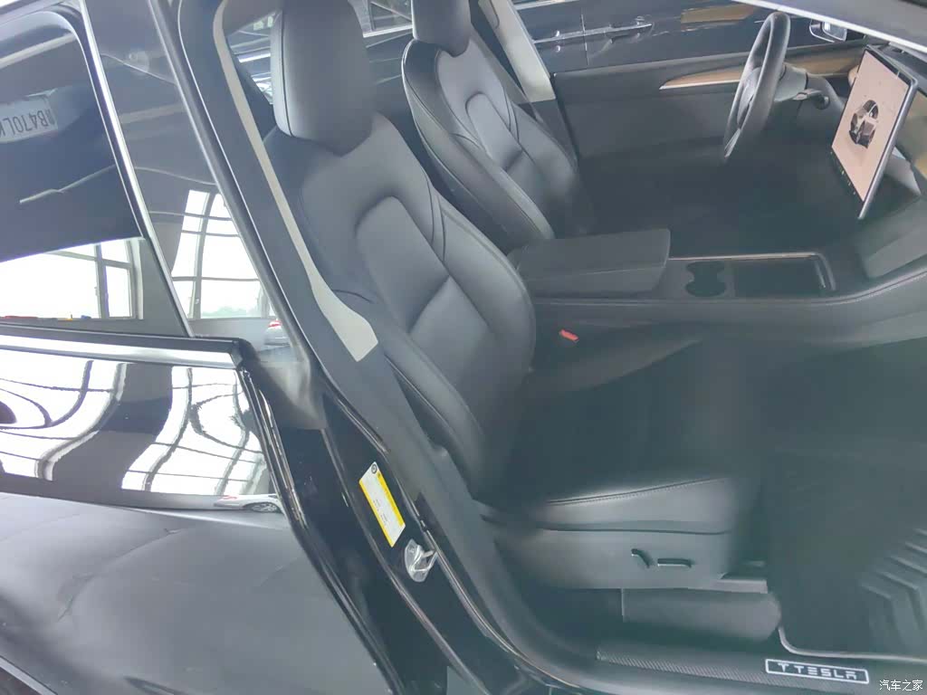 Tesla Model Y, 2022 4