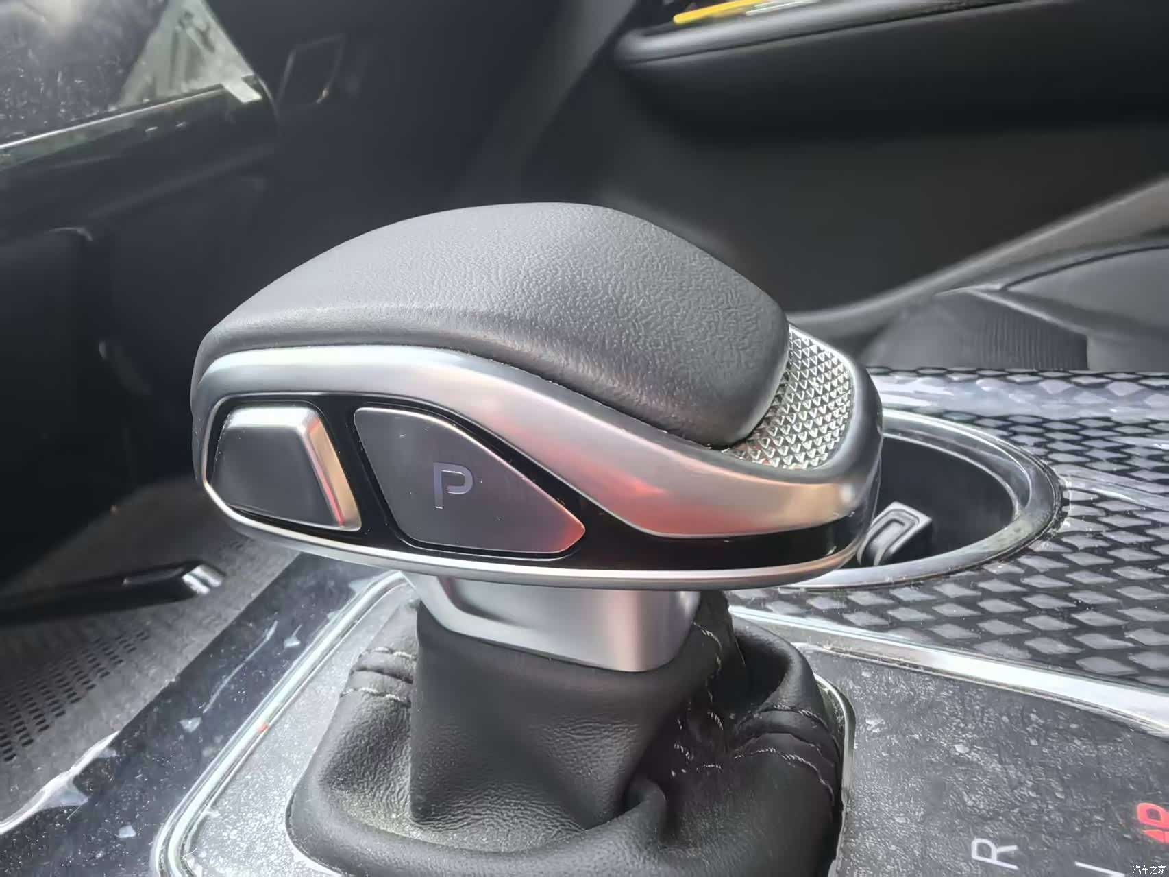 Hongqi HS3, 2025 17