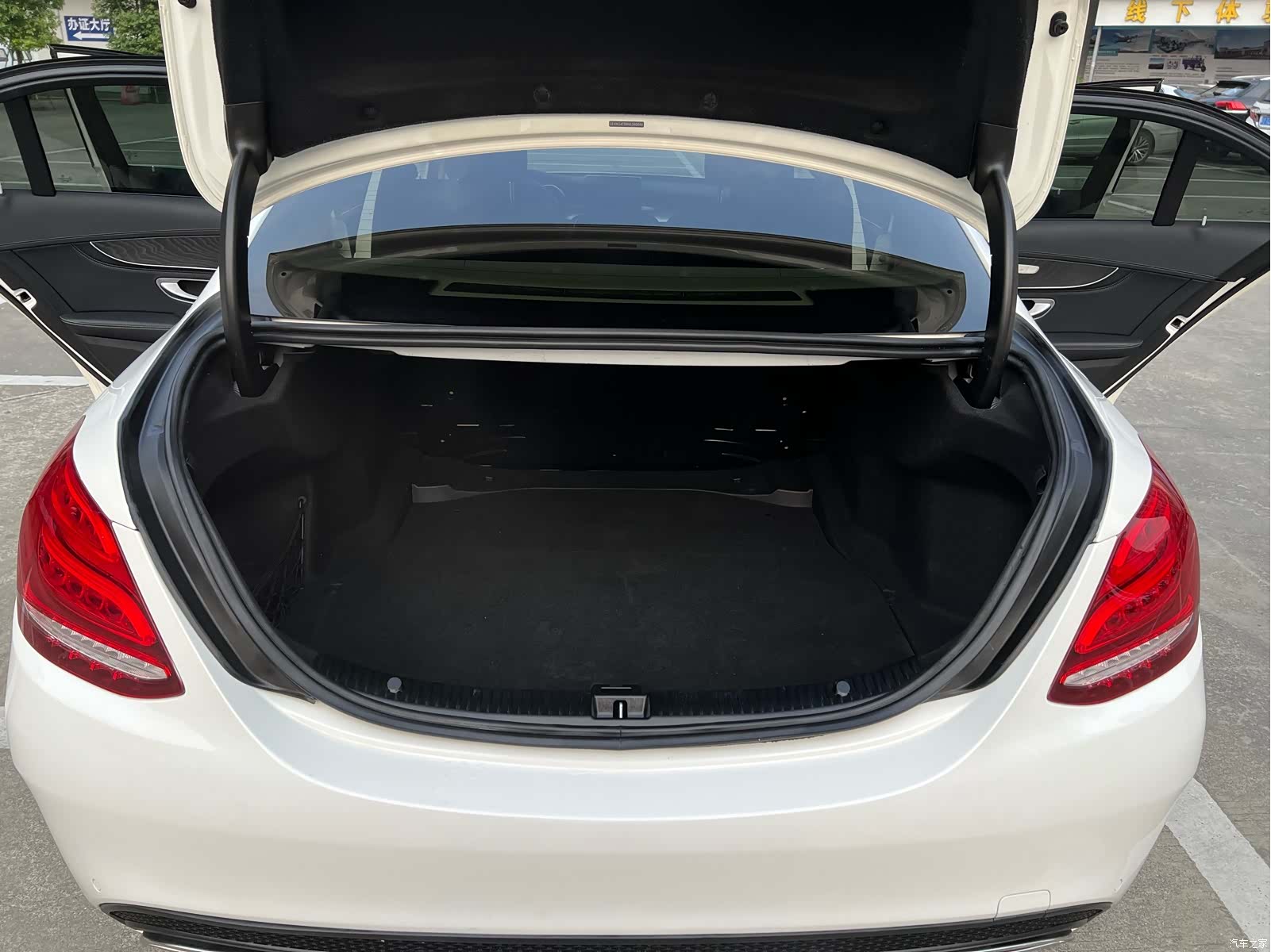 Mercedes-Benz C-Class, 2017 12
