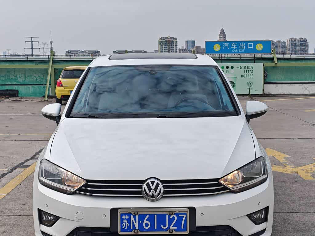 Volkswagen Golf·