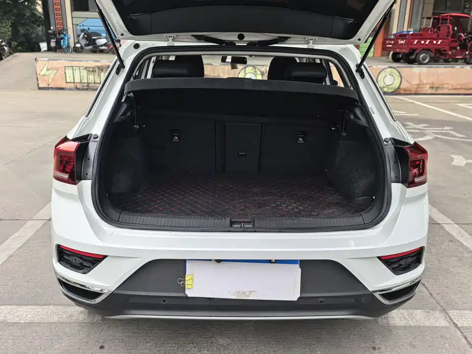 Volkswagen T-ROC exploring Songs