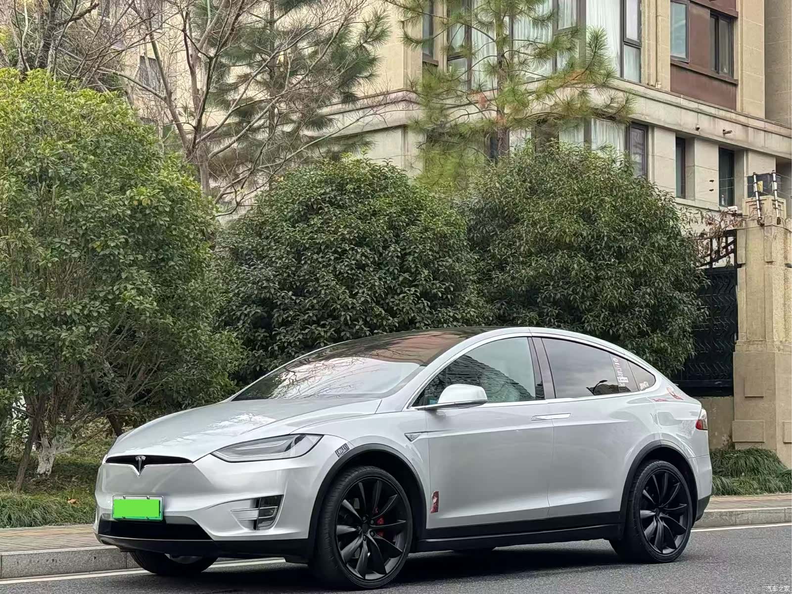 Tesla Model X, 2016 1