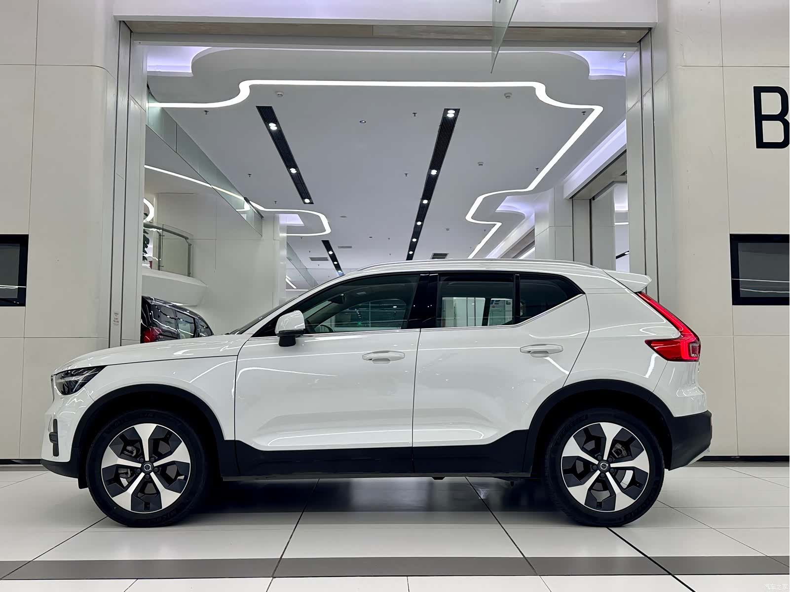Volvo XC40, 2024 3