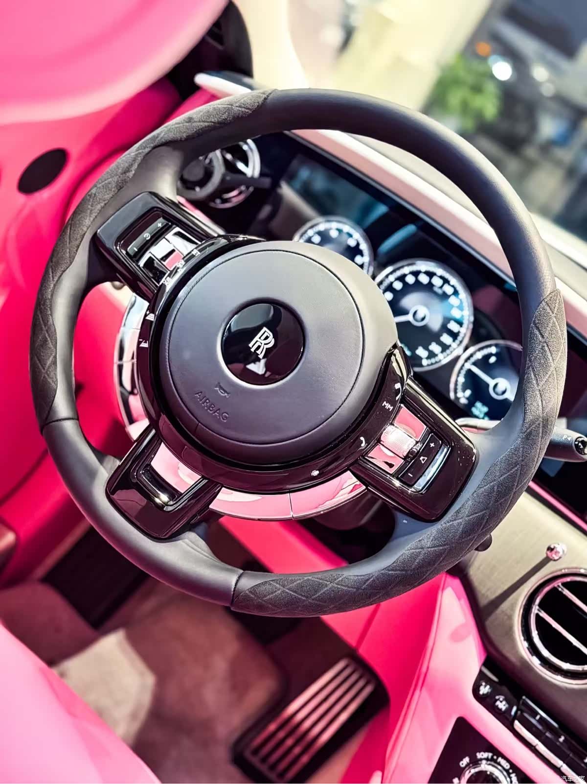 Rolls-Royce Ghost, 2024 15