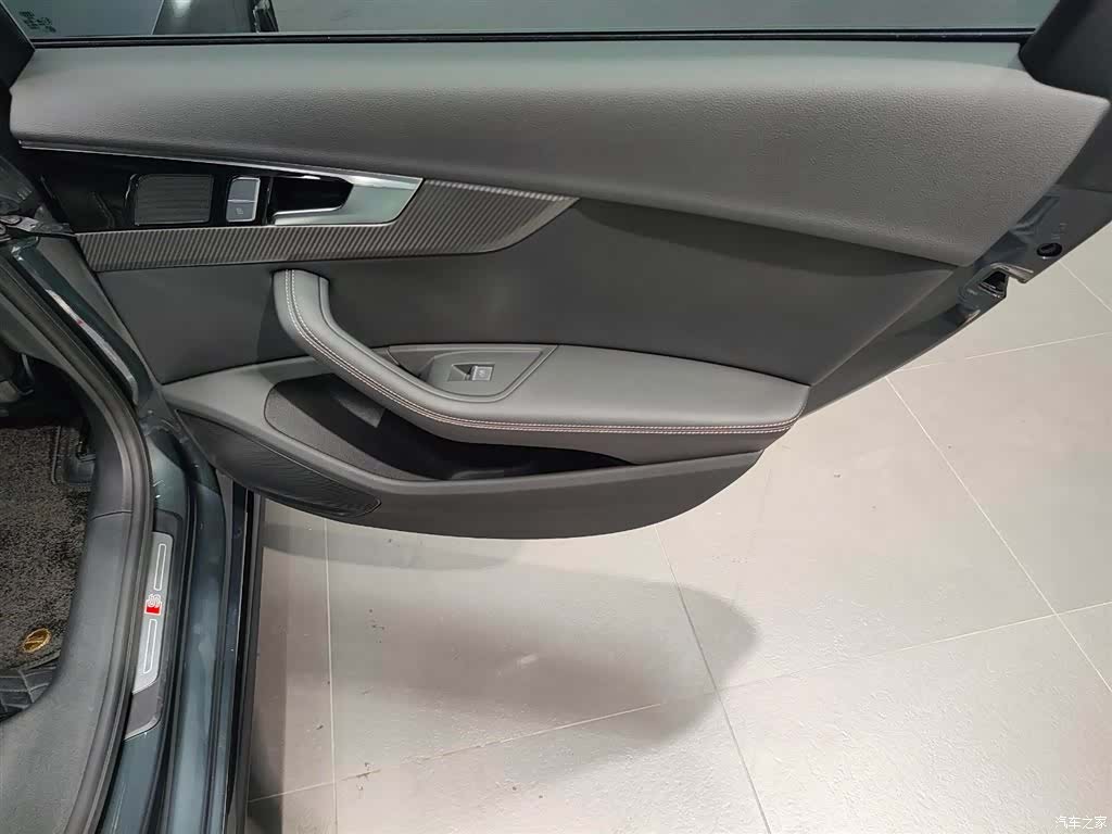 Audi A4L, 2024 21