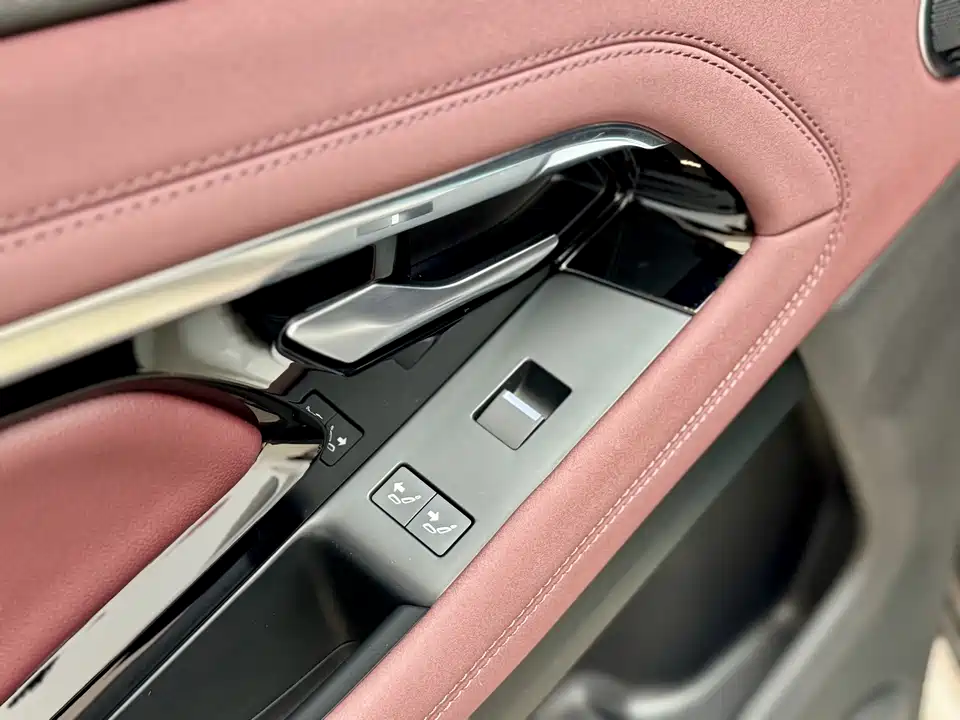 Land Rover Range Rover Aurora