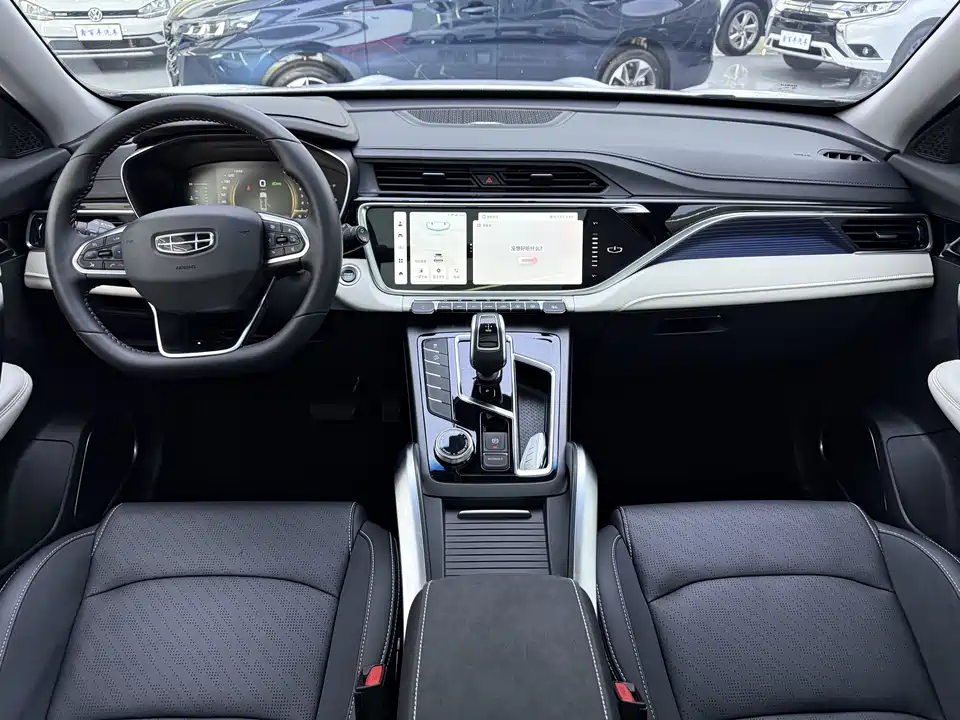 Geely Atlas