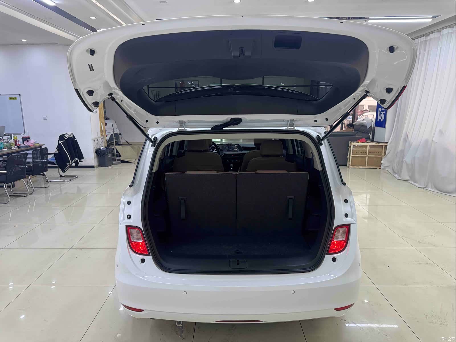 Buick GL6, 2022 20